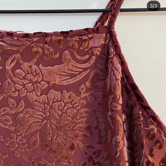 Velvet halter top - Picture 2 of 2